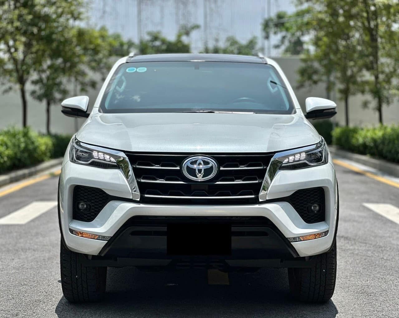 Toyota fortuner V