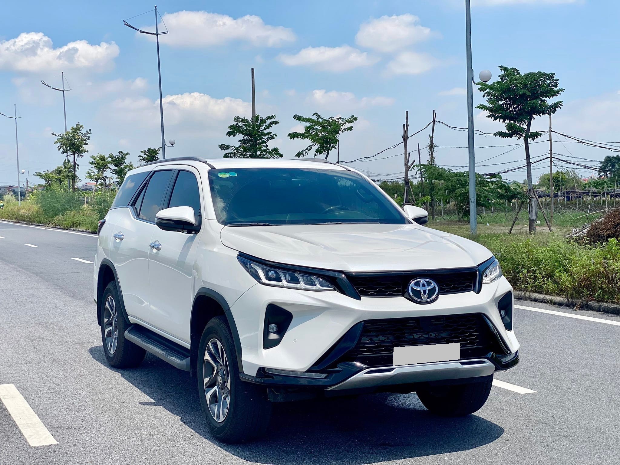 Toyota fortuner V