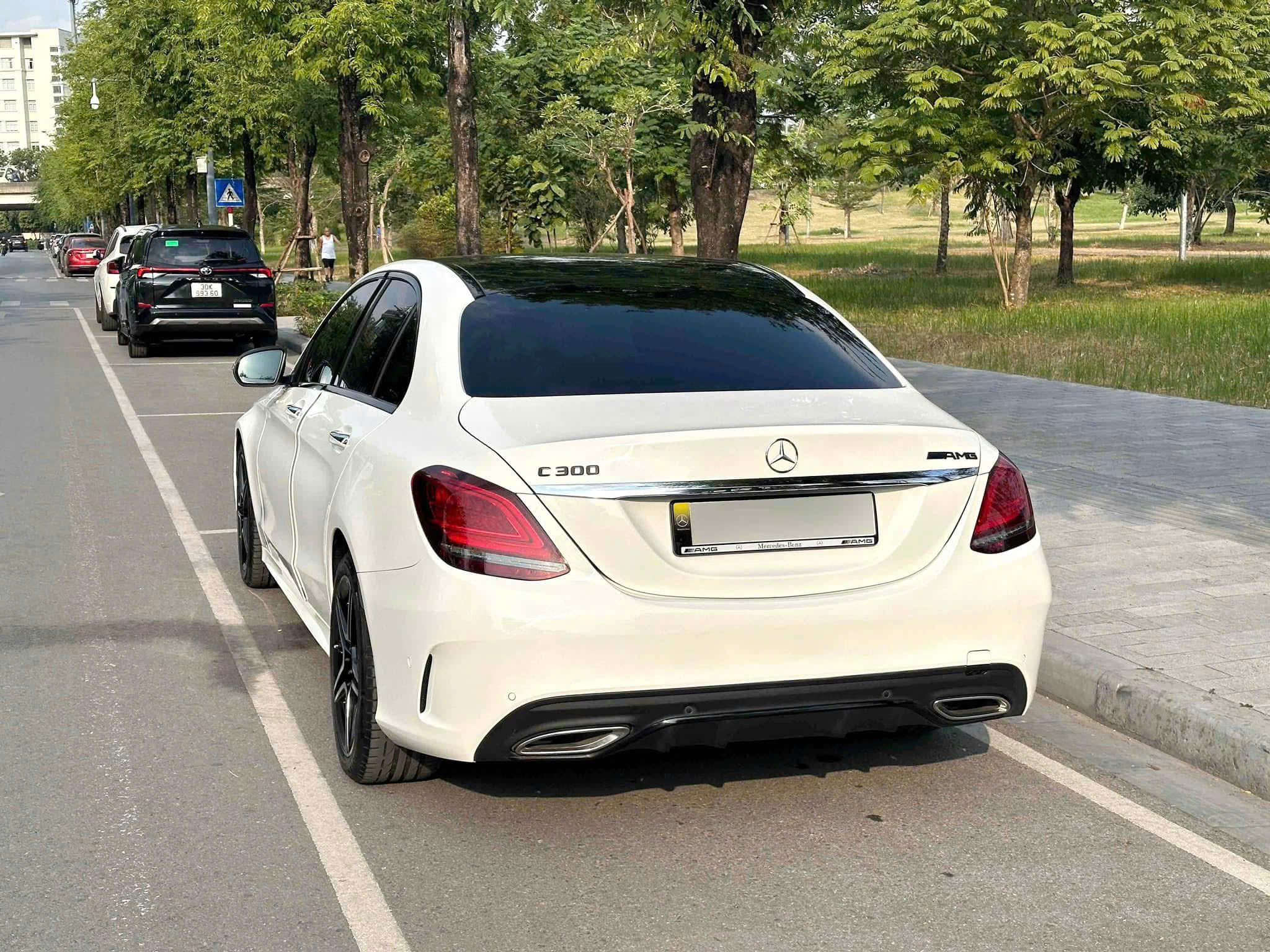 Mercedes- C-Class